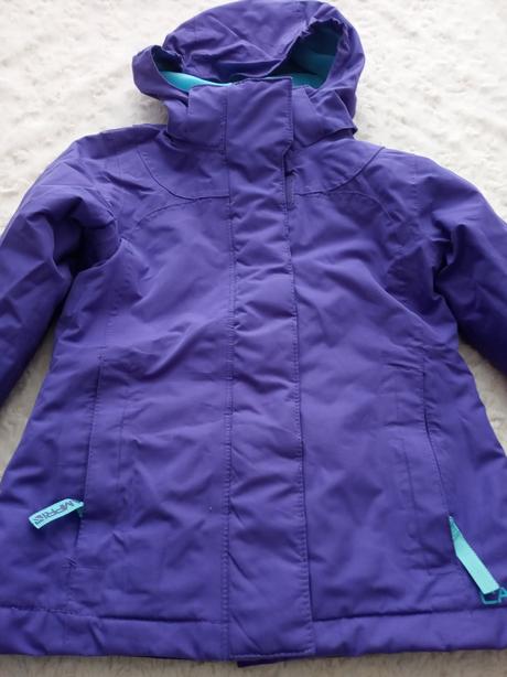 Fialová vetrovka, 98