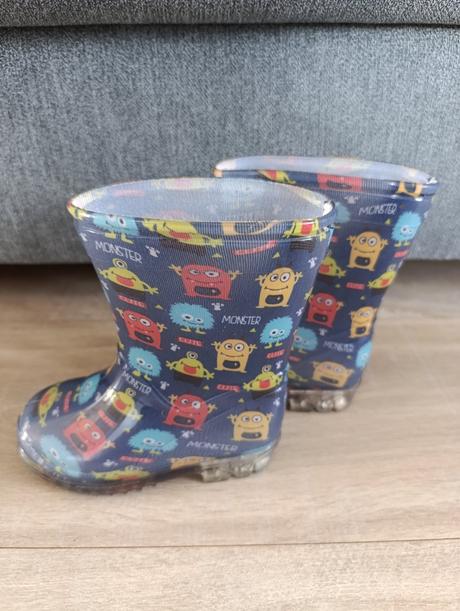 Pidilidi gumáky, 22