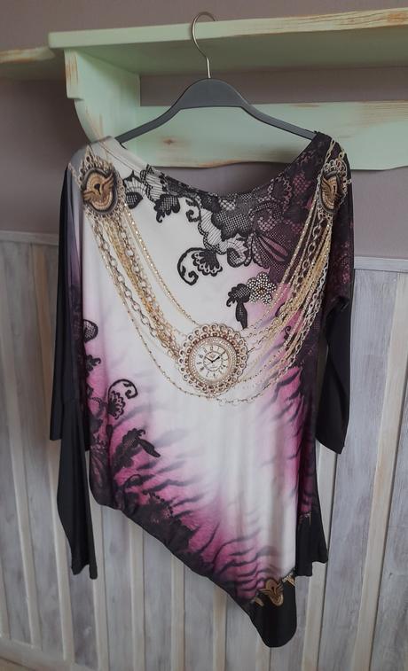 Top asymetrické tvaru, s