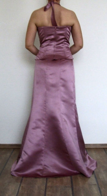 Spoločenské šaty, 42