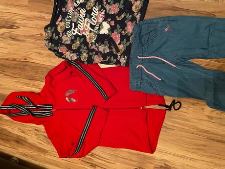 Mikinky 128-134, 122–134