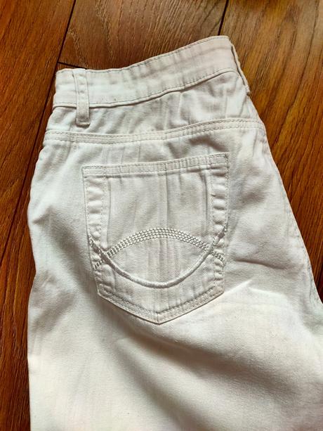 Dámske biele rifle, 40