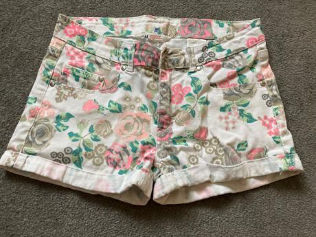 Kratase kvetinove, h&m,158