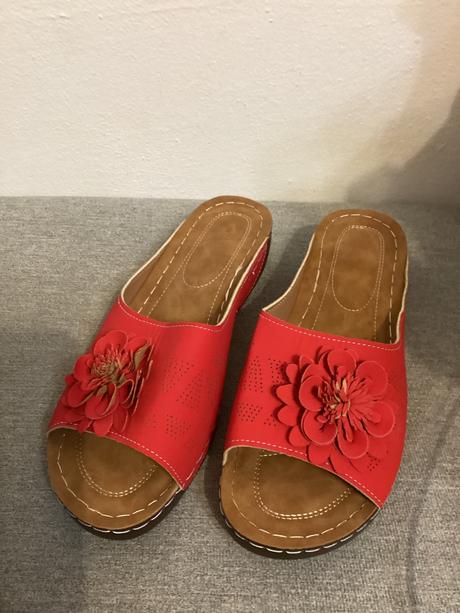 Šľapky s kvetinkou, 43