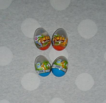 4 x vajíčko s dinosaurami, 