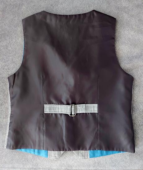 Slávnostná vesta next, next,92