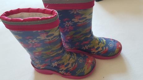 Predám dievčenské gumáky, 29