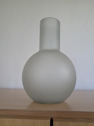 Sklená matná váza 25cm,