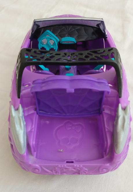 Monster high auto,
