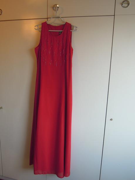 Spoločenské šaty so štólou, 38