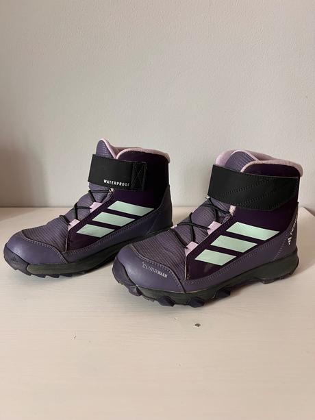 Predám zimné čižmy / topánky adidas terrex, adidas,35