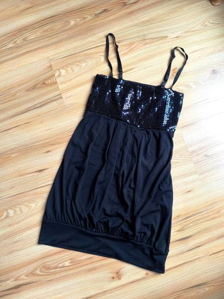 Minišaty/predĺžené tielko s flitrami, m