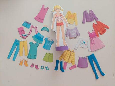 Magneticka hra na prezliekanie babiky goki, 