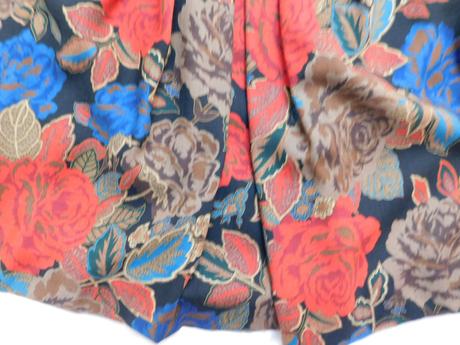 Luxusna trachten sukna k kroju, 46