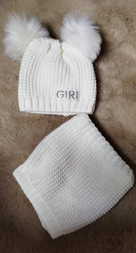 Set čiapočka so šálom a brmbolcami biela, 86 - 146