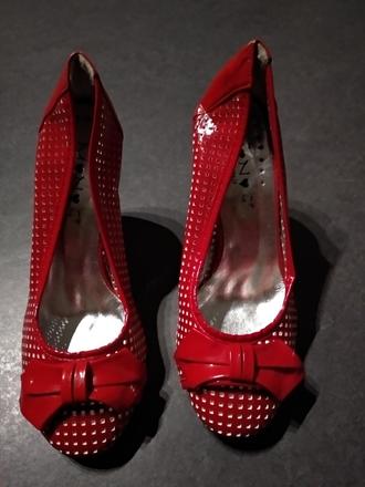 Lodičky perforované, 37