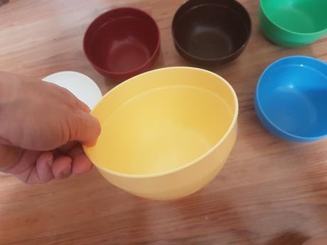 Väčšia plastové misky/miska,