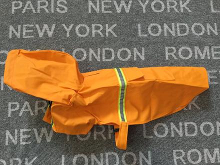 Nepremokava bunda- prsiplast  pre vacsieho psa, 