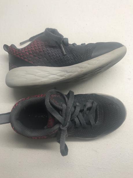 Vzdusne tenisky c.28, skechers,28