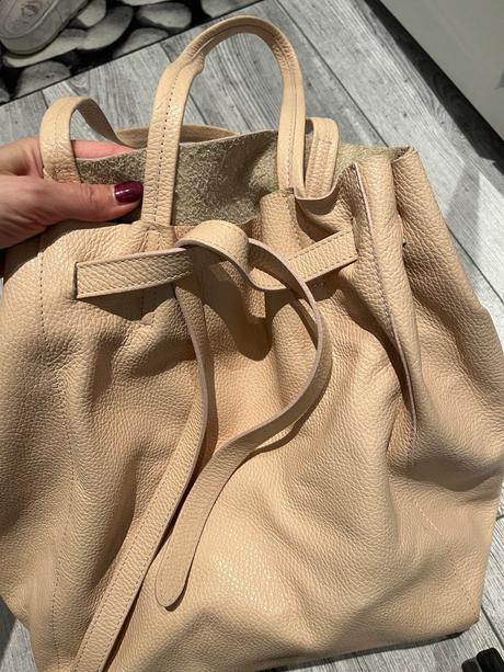 Kožená púdrová kabelka,