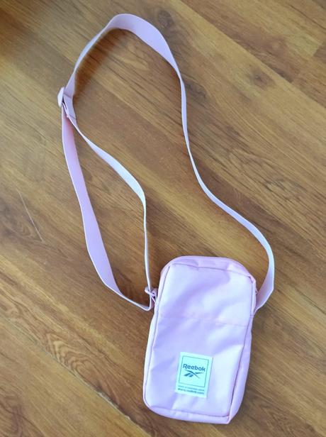 Taštička reebok, reebok