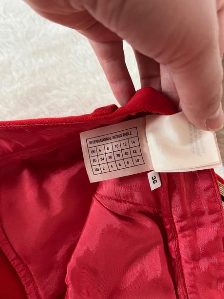 Červené elegantné nohavice, s