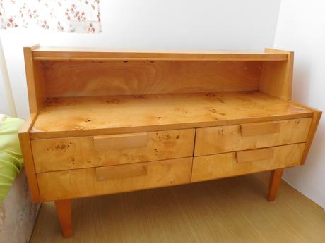 Retro nábytok čerešňa, 