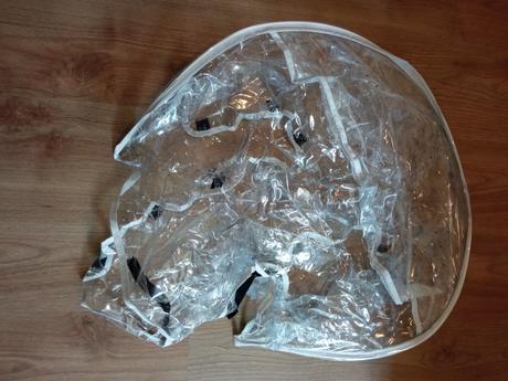 Pláštenka joie, joie