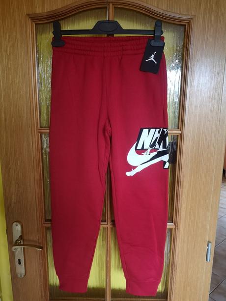 Air jordan tepláky veľkosť 11-14 rokov, air jordan,146 / 152 / 158 / 164