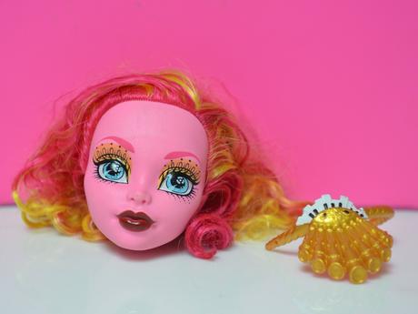Monster high hlavička a čelenka gooliope, 