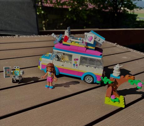 Lego friends - olivia a jej vozidlo, 