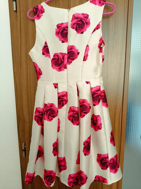 Slávnostné šaty, s