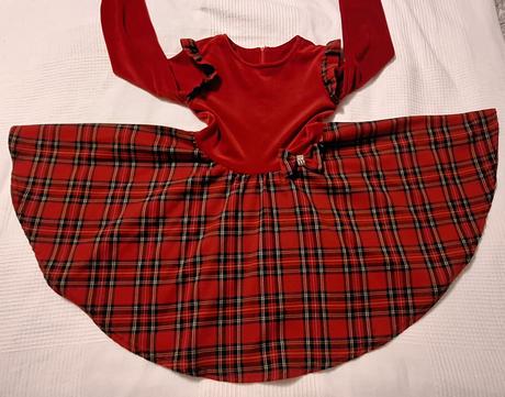 Vianočné šaty, 140