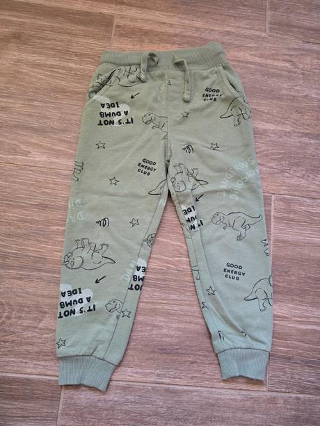 Tepláky č.104, sinsay,104