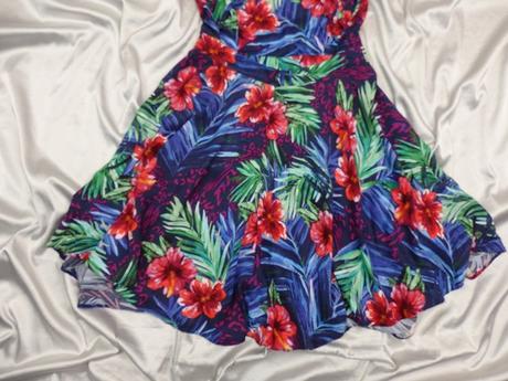 Kvalitné letné šaty, s