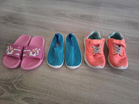 Topanky do vody a šlapky, 30