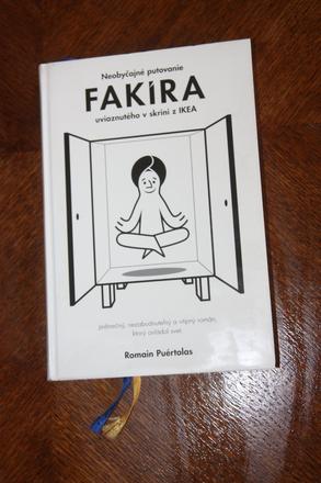 Romain puértolas neobyčajné putovanie fakíra, 