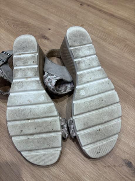 Kožené sandálky, 40