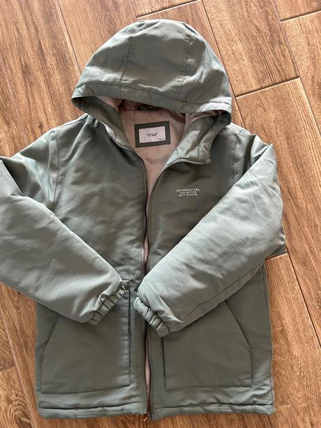 Prechodná vetrovka, reserved,152