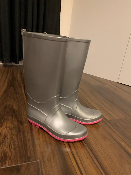 Gumáky s dáždnikom grátis, 35