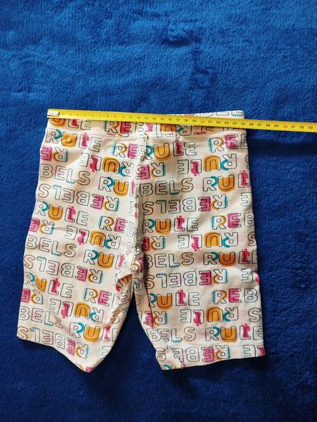 Legínové kraťasy, 122