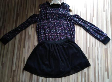 Kvetovaná blúzka cold shoulder, sinsay,m