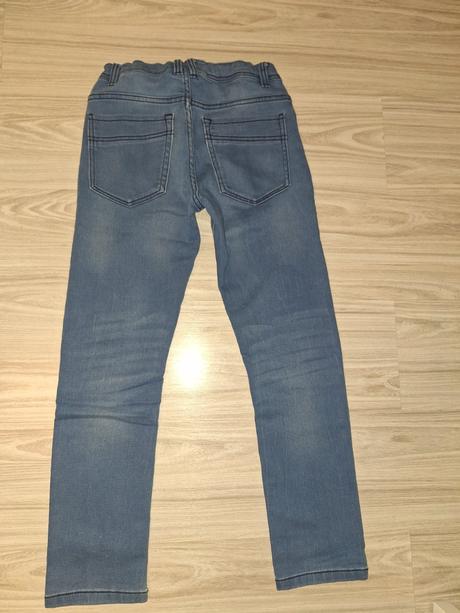 Teplákové rifle, 158