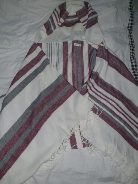 Pončo, river island,110