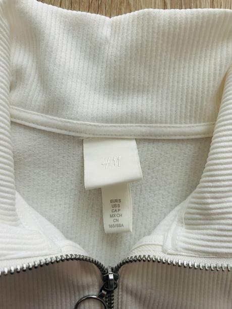 Krásny vrúbkovaný komplet značky h&m, h&m,s