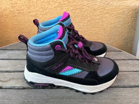 Turistické topánky, skechers,33