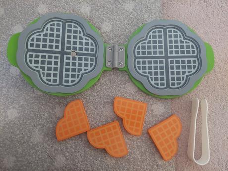 Drevený waflovac do kuchynky,