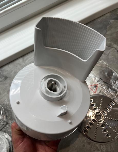 Bosch mum 2-5 strúhač plus tri kotúče biely, bosch
