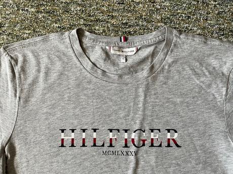 Znackove tricko, tommy hilfiger,s
