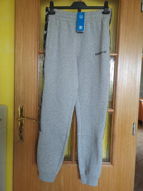 Adidas originals tepláky veľkosť 13-14 rokov, adidas,158 / 164 / 170